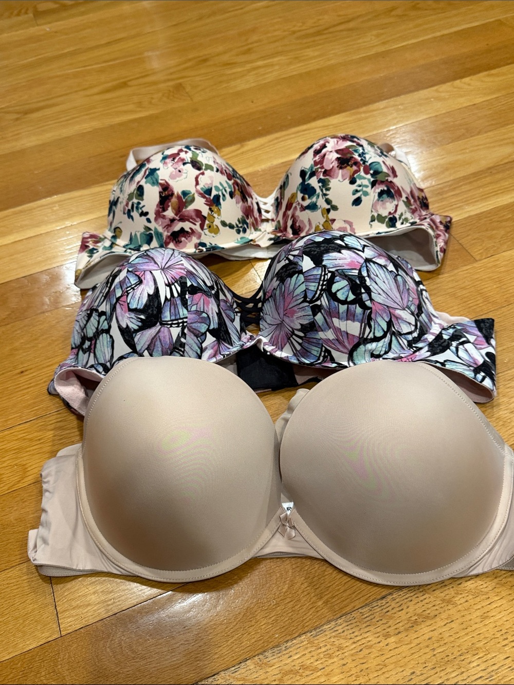 Torrid curve bundle 48 C Bras .